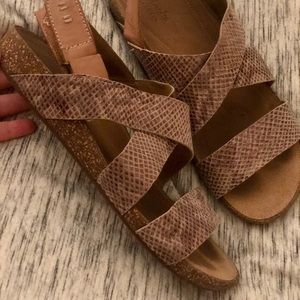 Clarks animal print comfortable sandals size 8